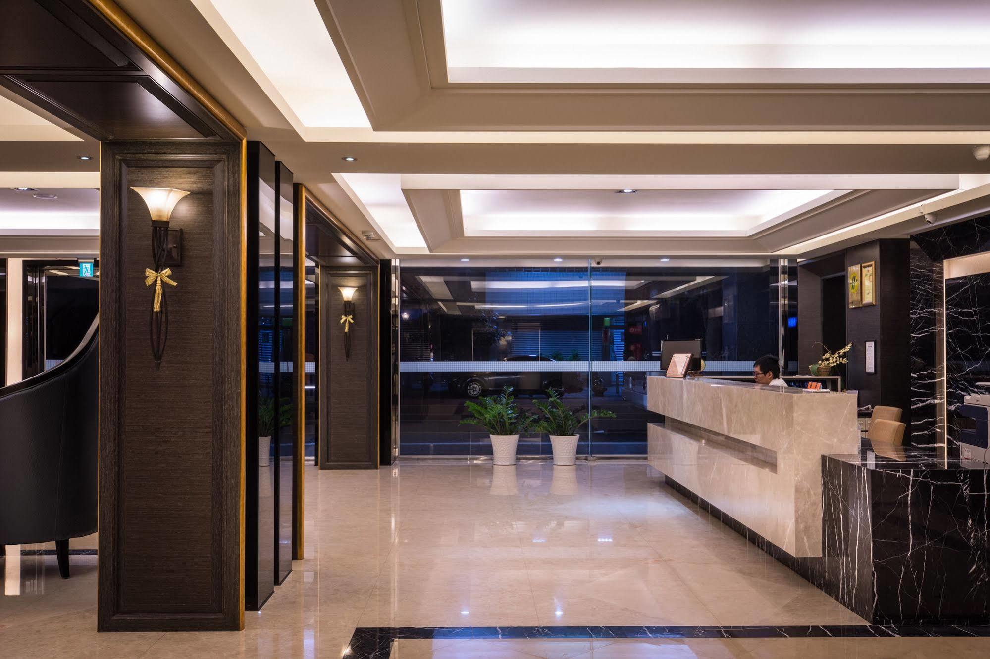 Felicity Business Hotel Taichung Exterior foto